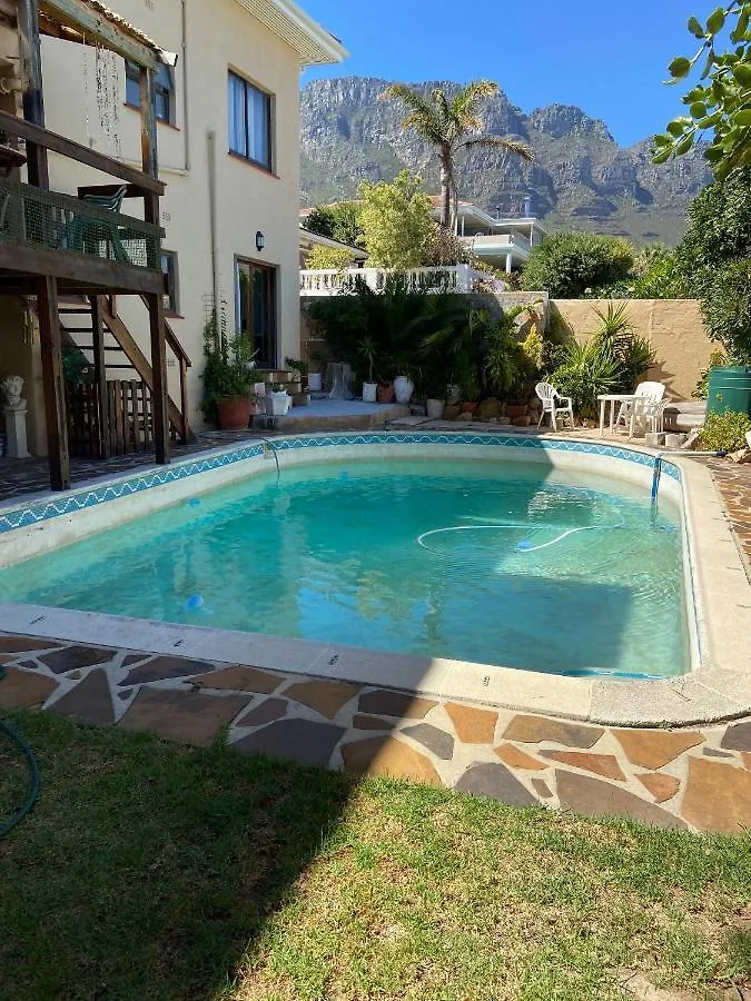 Room In Guest Room - Living In Camps Bay Blue Cape Town